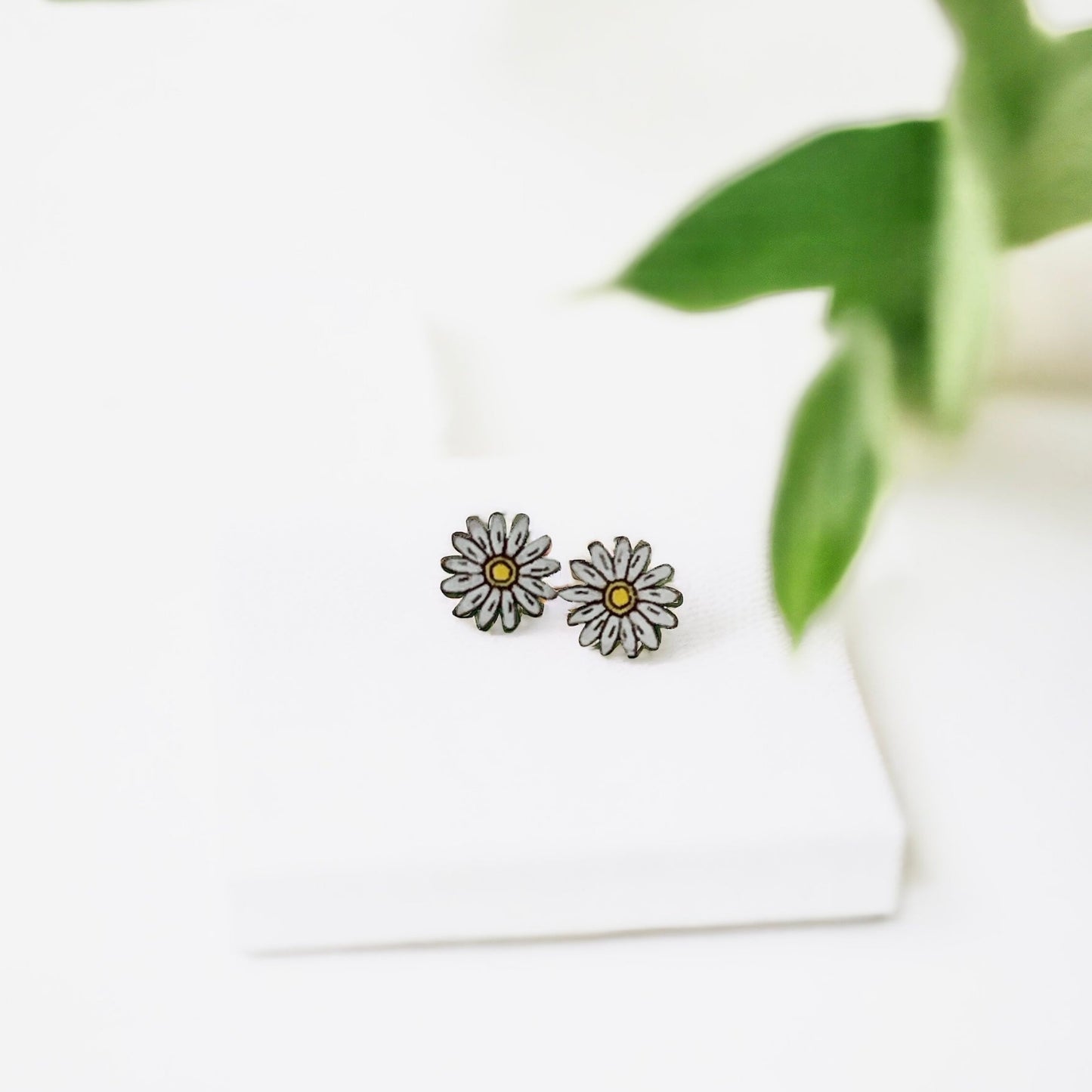 White Daisy Mini Wood Stud Earrings